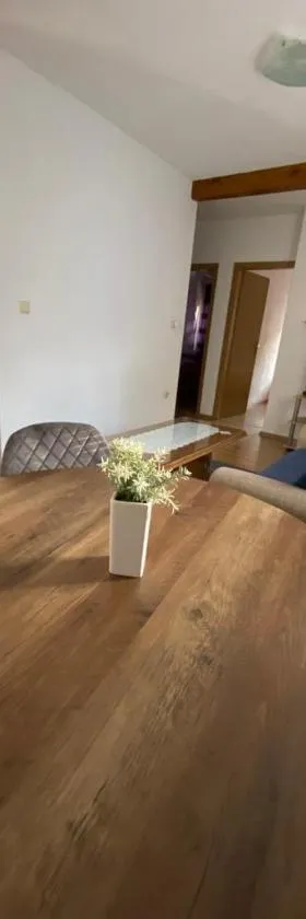 Apartman Željo，位于利夫诺的酒店