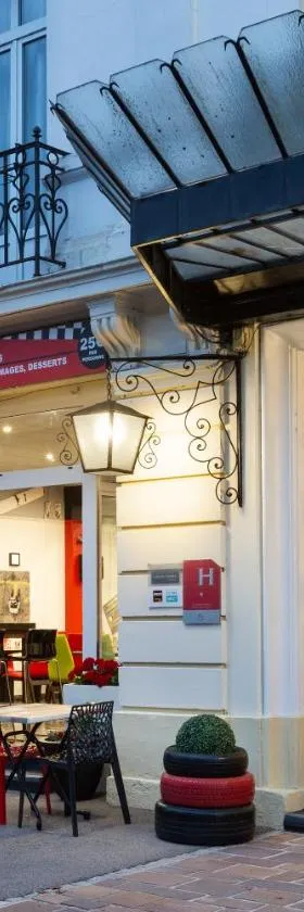 Enzo Hotels Contrexeville，位于孔特雷克塞维尔的酒店