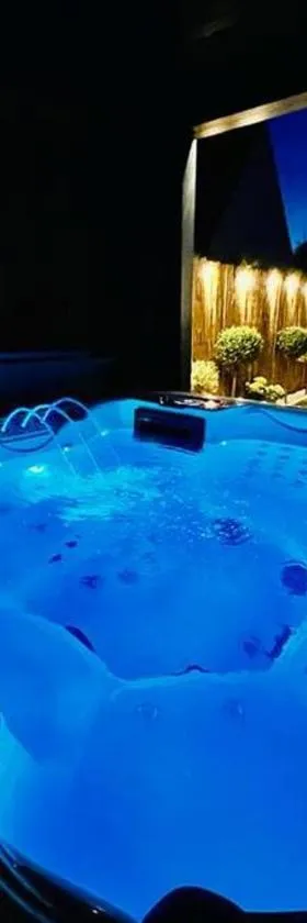 KosyHouse - Un petit coin de paradis-SPA & Massage，位于Cauffry的酒店