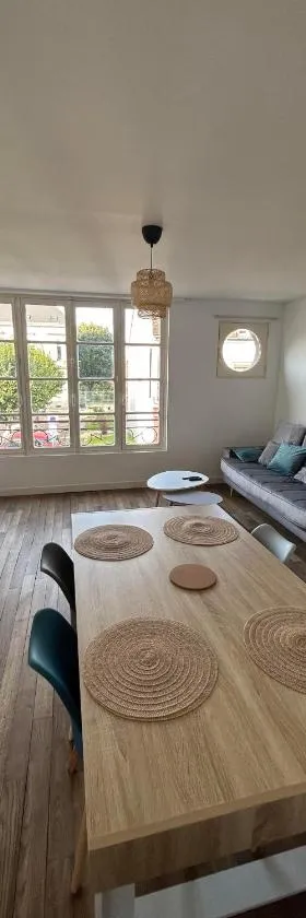 Appartement centre d Arcis，位于Arcis-sur-Aube的酒店