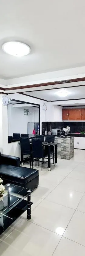 Calapan City Fully Furnished House Transient near XentroMall L39，位于Calapan的酒店