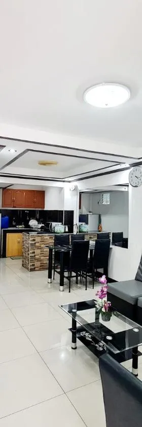 Furnished House in Calapan City Subdivision near ROBINSONS Mall L33，位于Calapan的酒店