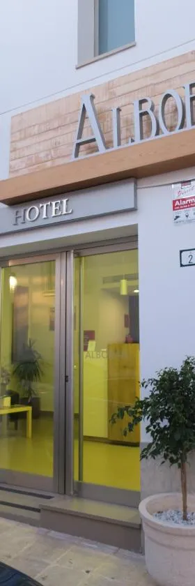 Hotel Alboran，位于卡沃内拉斯的酒店