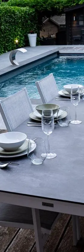 Chez Sabine et Eric Maison pour 6 personnes avec piscine chauffée，位于Andenne的酒店