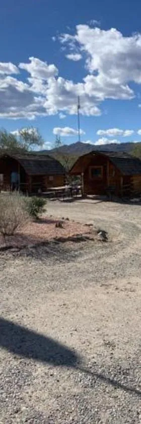 Black Canyon Campground And Cabins，位于Black Canyon City的酒店