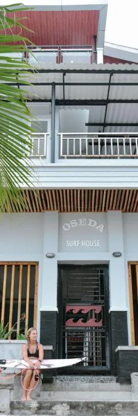 敖德萨尼亚斯冲浪旅馆，位于Hilibotodane的酒店