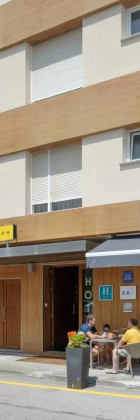 圣安东餐厅酒店，位于塔皮亚德卡萨列戈的酒店