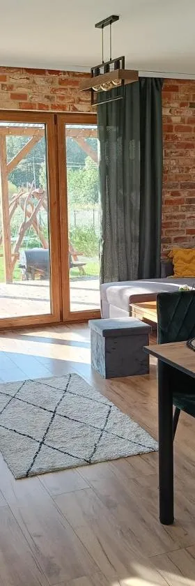 Klimatyczny Domek - całoroczny，位于雷泽沃的酒店