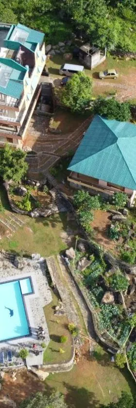 World's End Base Eco-Village，位于贝里胡罗亚的酒店