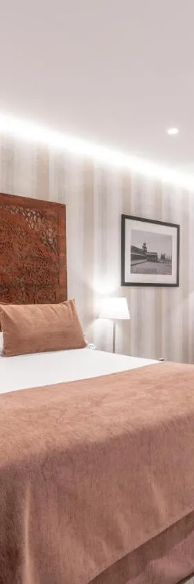 Serennia Fira Gran Via Exclusive Rooms，位于略夫雷加特河畔奥斯皮塔莱特的酒店