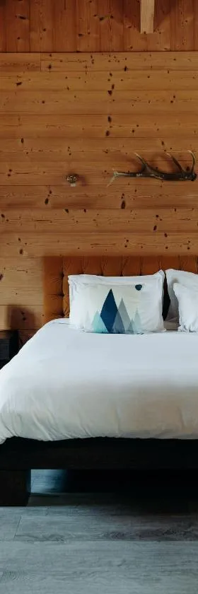 La Villa d'Hélène 2 - Chambres d'hôtes BnB et Appartements - Cluses，位于克吕斯的酒店