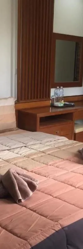Praew Guesthouse，位于Phra Ae beach的酒店