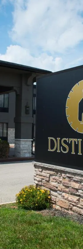 Distill-Inn，位于巴兹敦的酒店
