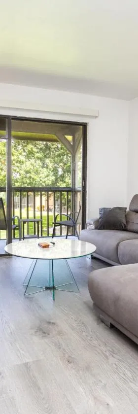 Bass & Sun Condominium 2/2 Bedroom，位于克莱维斯顿的酒店