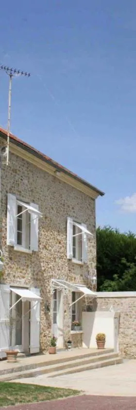Chambres à la maison Hermitage，位于Aincourt的酒店