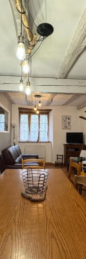 Agréable maison de village au cœur de Sarrancolin，位于Sarrancolin的酒店