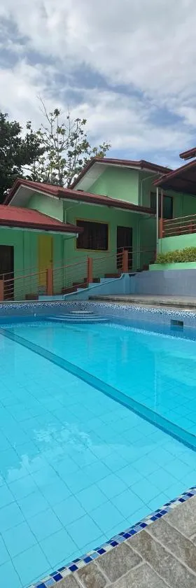 DODS Apartelle，位于Looc的酒店
