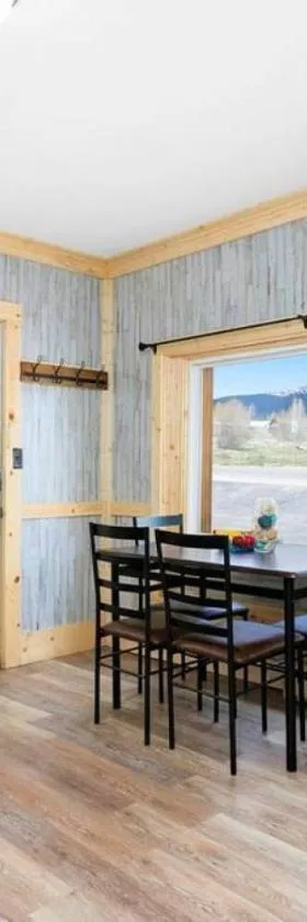 12Private Room with Kitchen Dog Friendly Leadville，位于莱德维尔的酒店