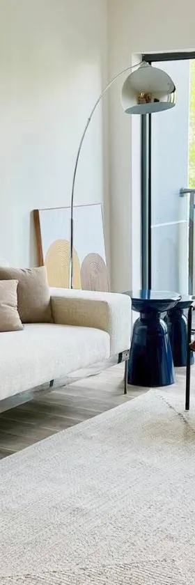 Modern Furnished Apartment in Heart of Quincy，位于昆西的酒店