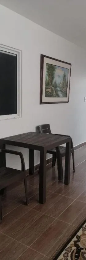 Apartamento cómodo y nuevo，位于潘普洛纳的酒店