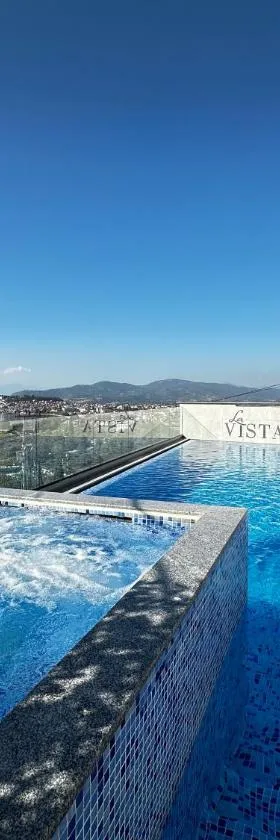 La Vista Luxury Villa，位于奥赫里德的酒店
