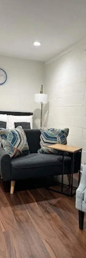 1BR Fully Handicap Accessible Near Downtown，位于格林维尔的酒店