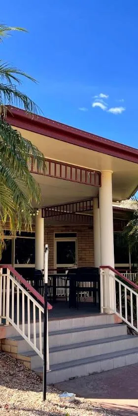 Western Heritage Motor Inn，位于莫兰巴的酒店