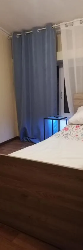 Appartement à côté de port，位于旺多姆的酒店