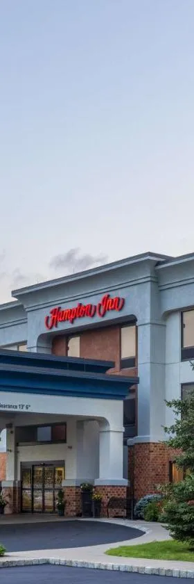 哈里曼伍德伯里汉普顿酒店，位于中央谷地的酒店