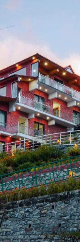 Aaryam Resort, Auli，位于乔斯希马特的酒店