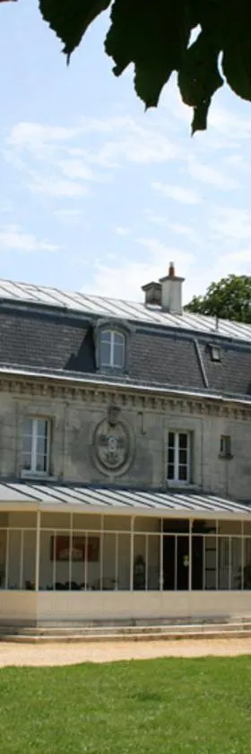 Château de Roberville，位于Machemont的酒店