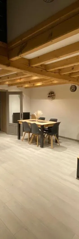 Maison cosy et calme，位于Saint-Symphorien的酒店