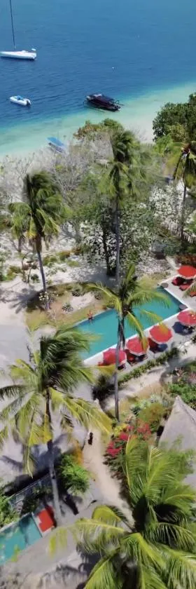 Amahelia Luxury Resort & Restaurant - Gili Asahan，位于吉利阿萨汉的酒店