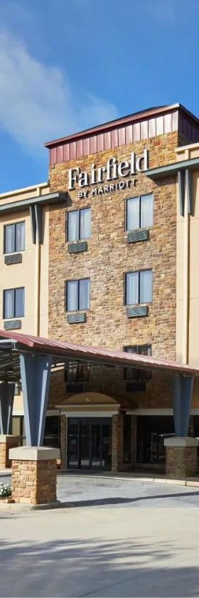 Fairfield Inn & Suites by Marriott Gainesville，位于盖恩斯维尔的酒店