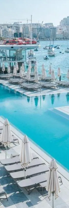 Valletta view Apartments by ST Hotels，位于Il- Gżira的酒店