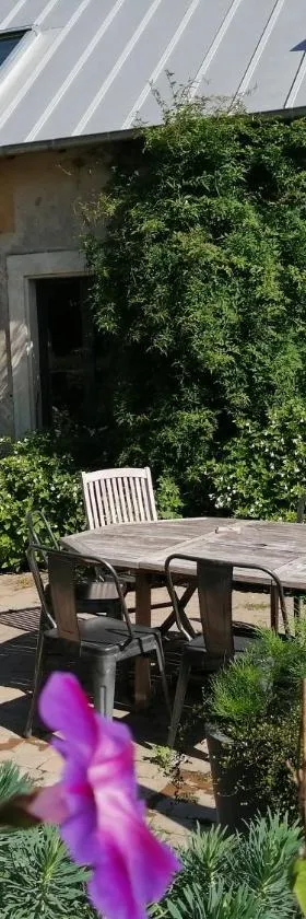 Les chambres de balade au jardin，位于Épineu-le-Chevreuil的酒店