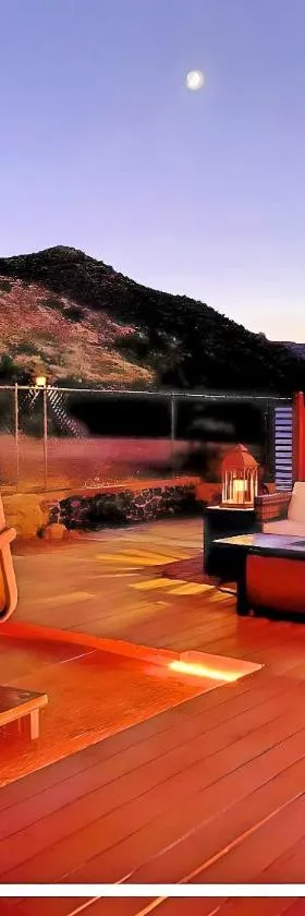JT's Star Catcher Cabin - HOT TUB，位于丝兰谷的酒店