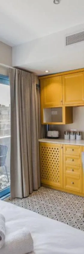 Iz-Zebbuga The Penthouse Royal 8，位于Żebbuġ的酒店