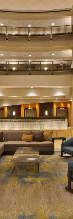Courtyard Omaha La Vista，位于拉维斯塔的酒店