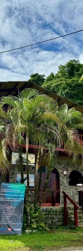 Posada Turística Rocas De Cabo Marzo，位于巴亚索拉诺的酒店