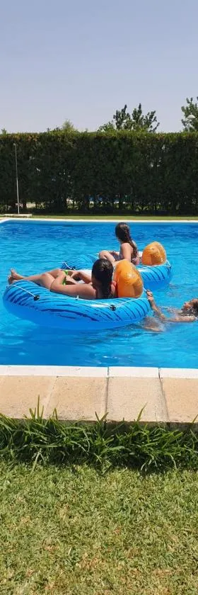 CHALET VILLA MARÍA ANTONIA，位于Cantillana的酒店