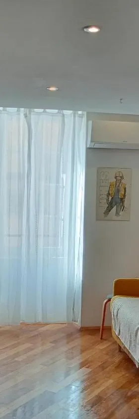 Cosy studio à Salernes，位于萨雷尔讷的酒店