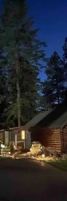 Little Cabin in the Woods.，位于波斯特福尔斯的酒店