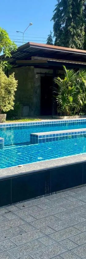 Treeside Guest House Resort，位于Ban Thung Chao的酒店