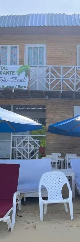 Hostal azul beach isla baru，位于布兰卡滩的酒店