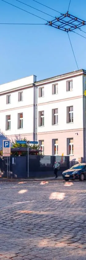 Sztuka Smaku - Restauracja i Hotelik，位于西维德尼察的酒店
