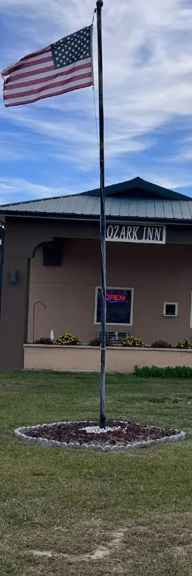 欧扎克汽车旅馆，位于Mena的酒店