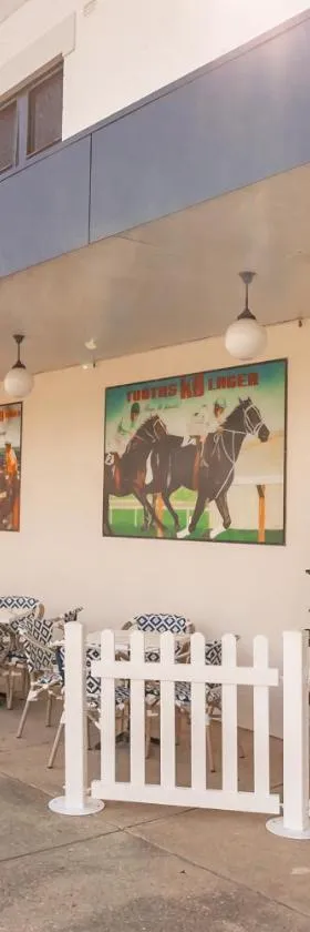 Sportsmens Club Hotel，位于沃加沃加的酒店