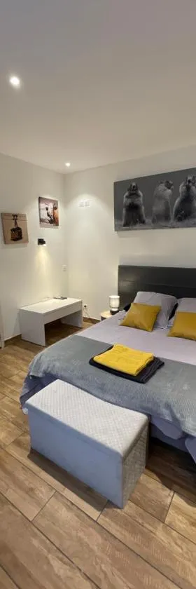 la Montagnette les marmottes STUDIO maison en travaux de 10h a 17h，位于穆捷的酒店