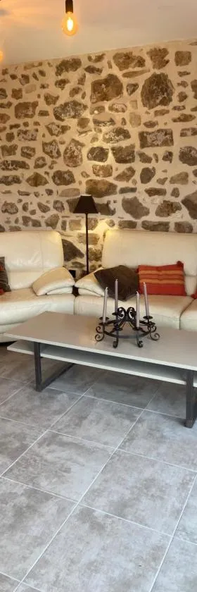 Mas Bô Regard gîte Bruyère，位于艾盖兹的酒店